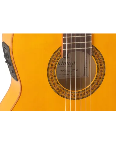 Guitarra Clásica Admira Triana Serie Flamenco Electrificada Cutaway Fishman